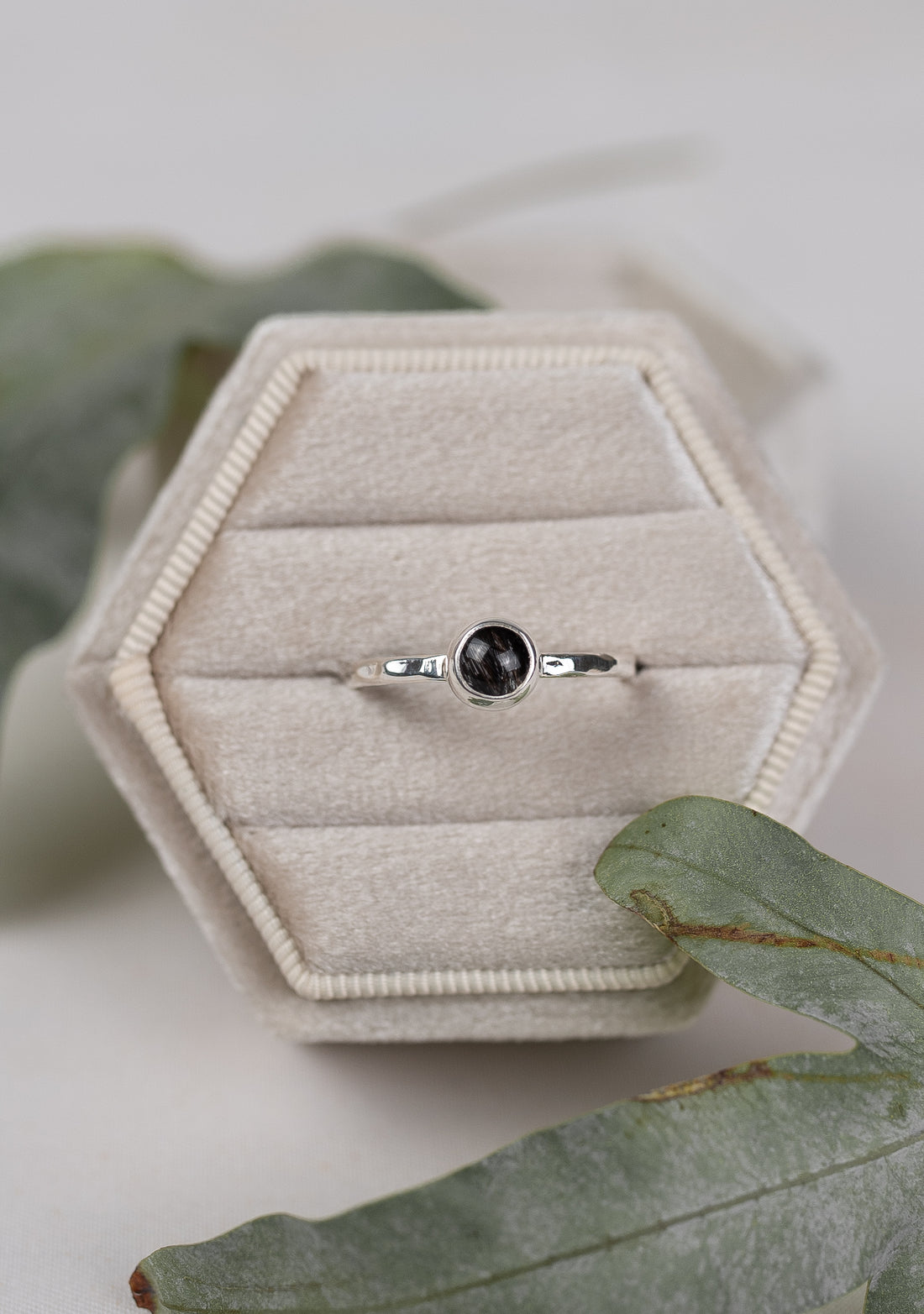 NEU Gehämmerter Ring