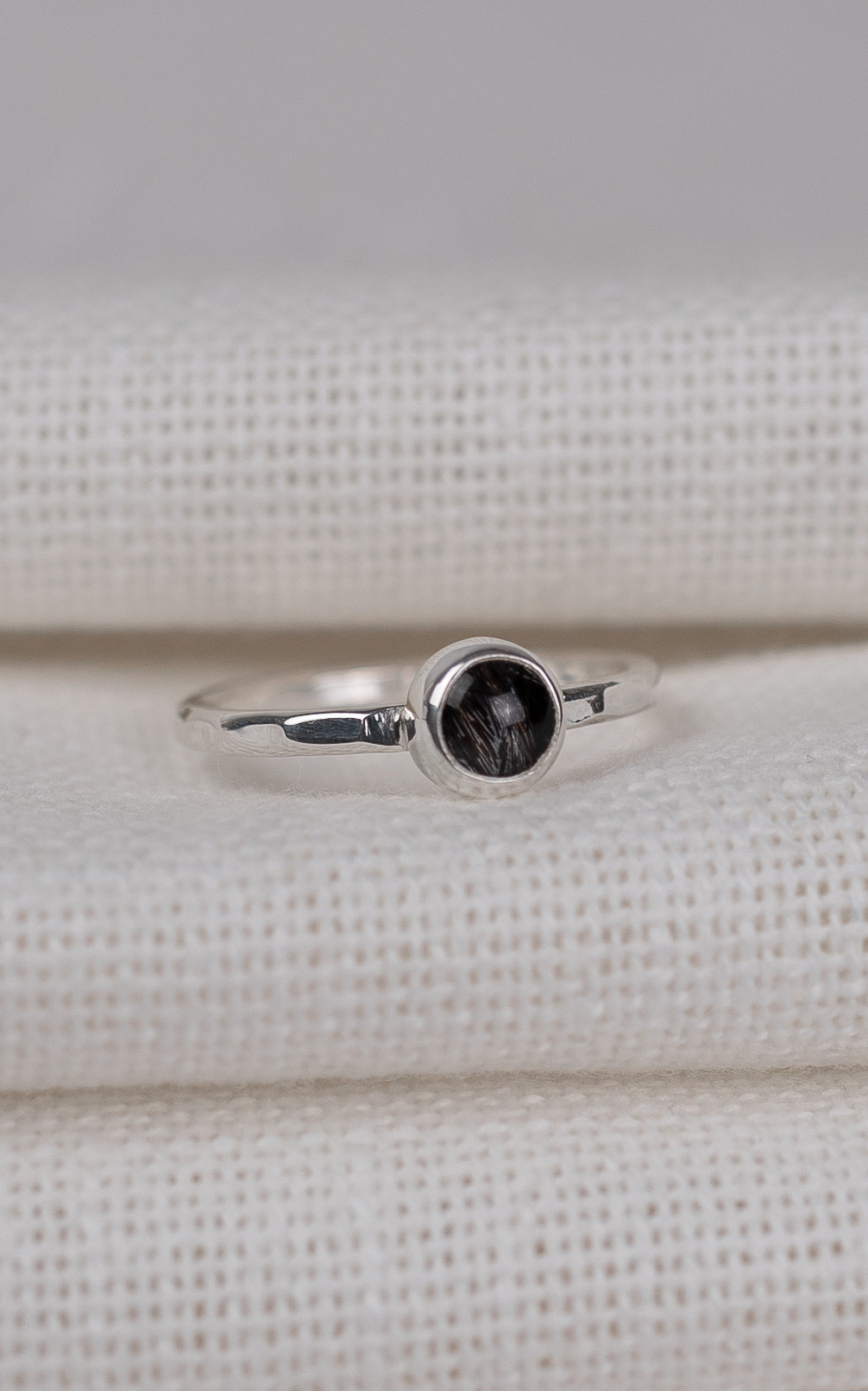 NEU Gehämmerter Ring
