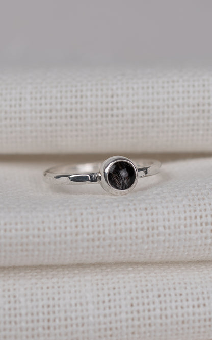 NEU Gehämmerter Ring