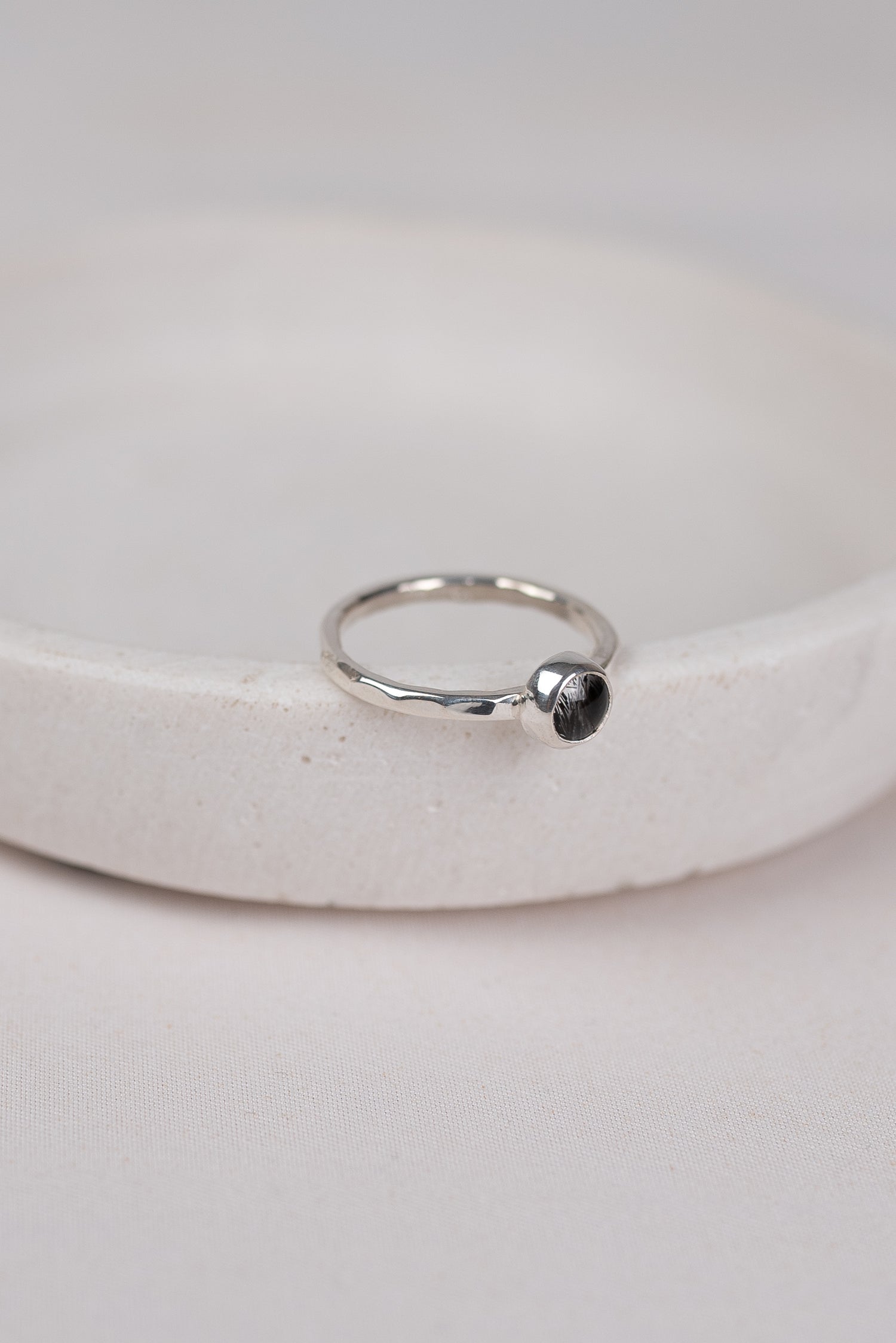 NEU Gehämmerter Ring