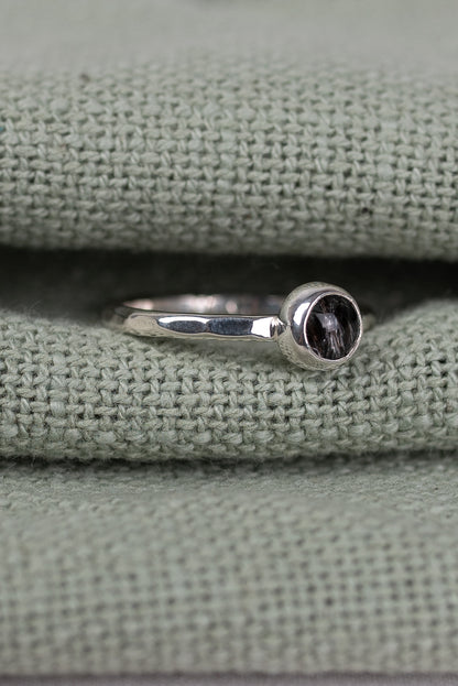 NEU Gehämmerter Ring