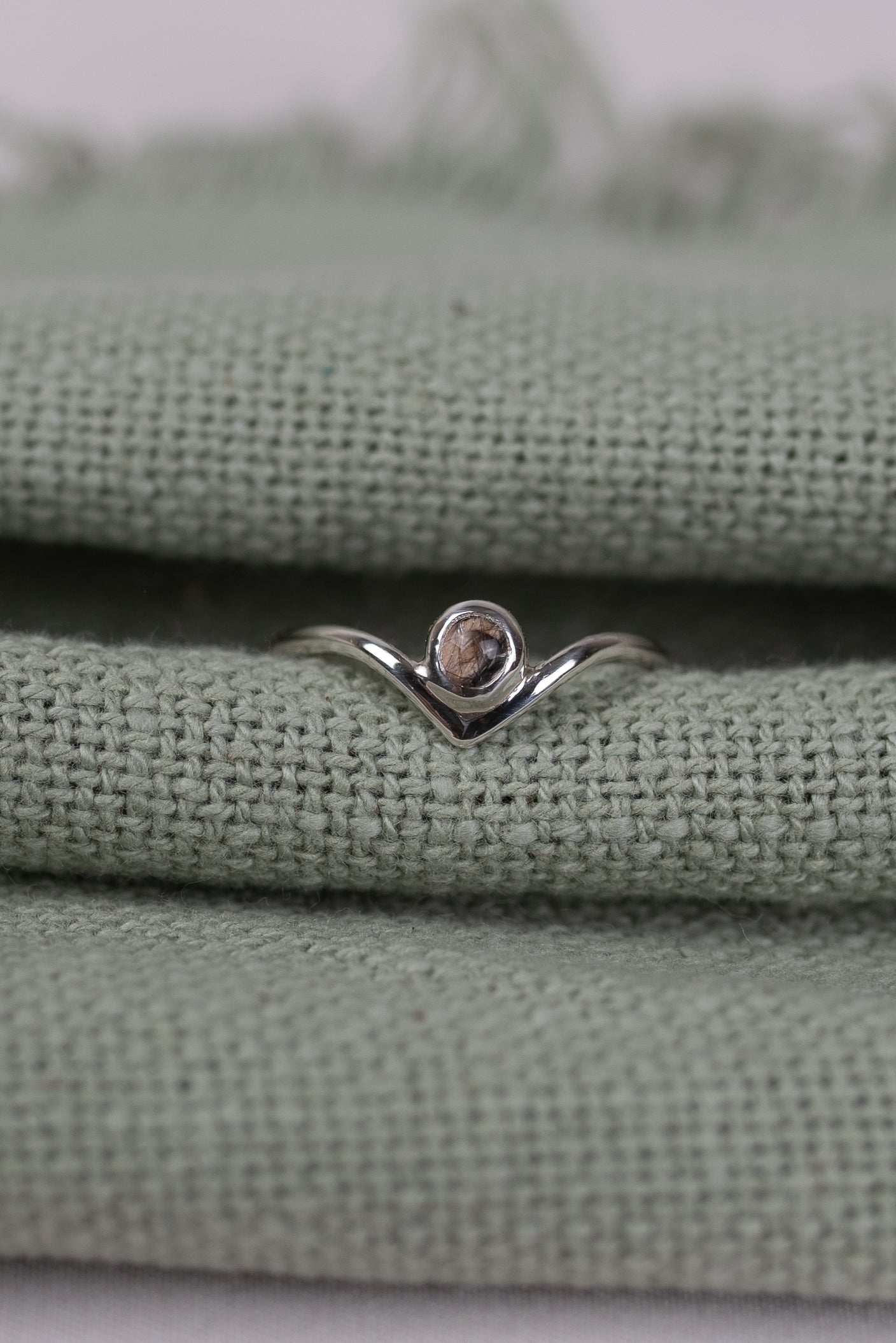 NEU Zarter V Ring