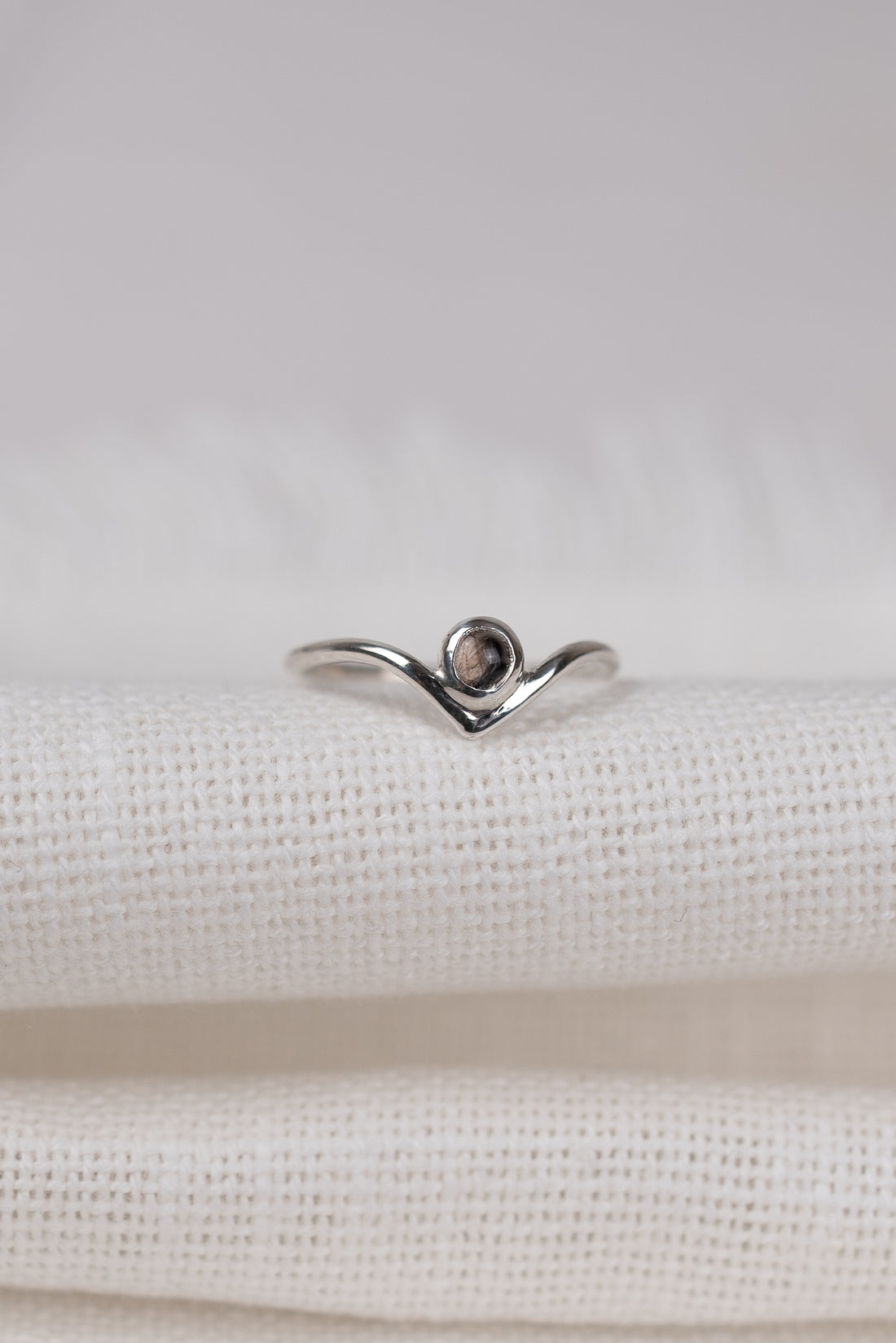 NEU Zarter V Ring