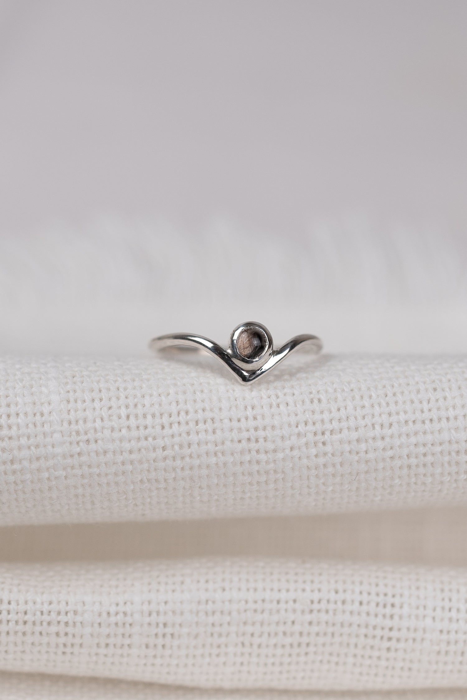 NEU Zarter V Ring